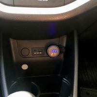 Βολτόμετρο - Θερμόμετρο Και Φορτιστής Usb Αυτοκινήτου Κόκκινα Και Μπλε Νούμερα 99103