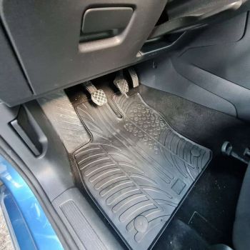 Πατάκια Αυτοκινήτου Gledring 0071 VW Golf VII 2012-2019 / Golf VII Four Motion 2012-2019 / Seat Leon 5F 2013-2020 Μαύρο 4 Τεμάχια