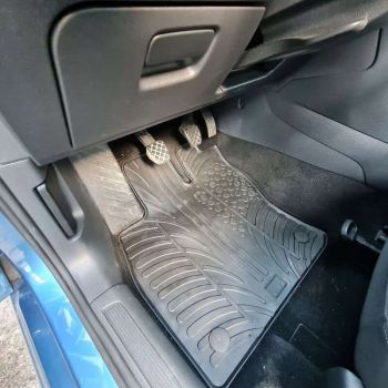 Πατάκια Αυτοκινήτου Gledring 0071 VW Golf VII 2012-2019 / Golf VII Four Motion 2012-2019 / Seat Leon 5F 2013-2020 Μαύρο 4 Τεμάχια