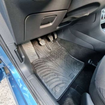 Πατάκια Αυτοκινήτου Gledring 0071 VW Golf VII 2012-2019 / Golf VII Four Motion 2012-2019 / Seat Leon 5F 2013-2020 Μαύρο 4 Τεμάχια