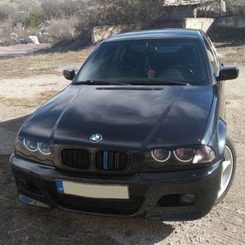 Καρδιές Μάσκας Για Bmw 3 E46 99-01 Sedan/Touring/Compact M4 Look Με Διπλή Γρίλια Tri-color / Μαύρο Γυαλιστερό 2 Τεμάχια