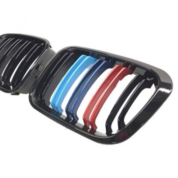 Καρδιές Μάσκας Για Bmw 3 E46 99-01 Sedan/Touring/Compact M4 Look Με Διπλή Γρίλια Tri-color / Μαύρο Γυαλιστερό 2 Τεμάχια