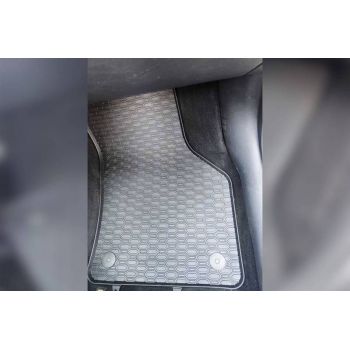 Λαστιχένια Πατάκια Geyer & Hosaja Για Audi A3 8V 2012-2020, Skoda Octavia III 2013-2019, Octavia IV 2020+, VW Passat B8 2014+, Golf Sportvan 2013-2020, Cupra Formentor 2020+ 4 Τεμάχια 815/4C